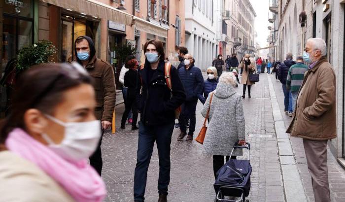 L'Italia non è più un paese a massimo rischio Covid: zero Regioni in rosso scuro