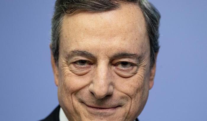 I complimenti del Financial Times a Draghi: "Con lui l'Italia è diventata un modello europeo"