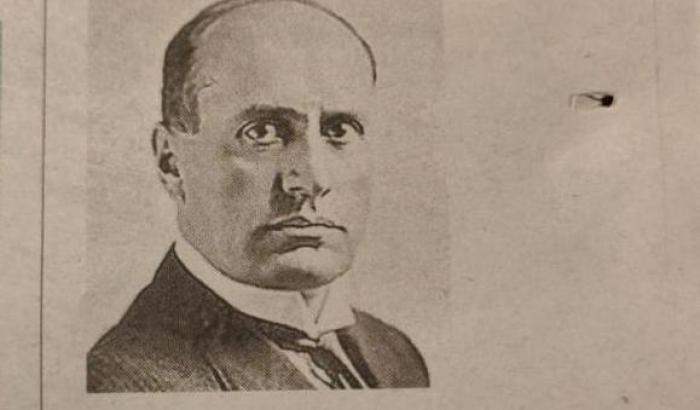 I fascisti non si fermano: un necrologio con l'invito a commemorare Mussolini