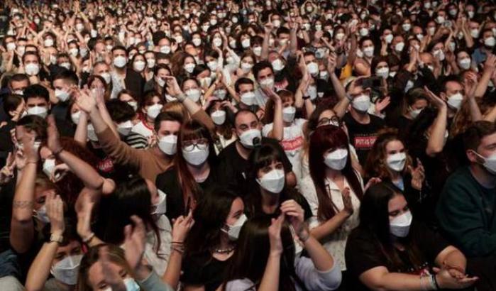 Il concerto sperimentale di Barcellona ha funzionato: nessun contagio tra i 5000 spettatori