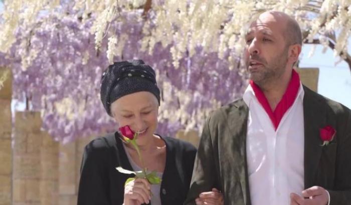 Checco Zalone e Helen Mirren nel video "La vacinada"