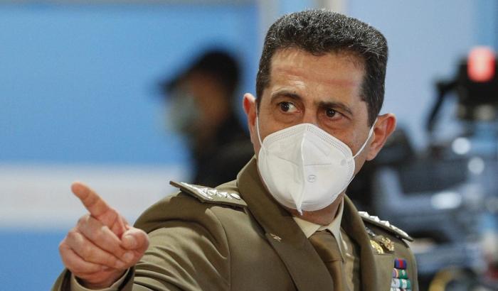 Figliuolo alle Regioni: "Voglio l'elenco del personale scolastico non vaccinato entro il 20 agosto"