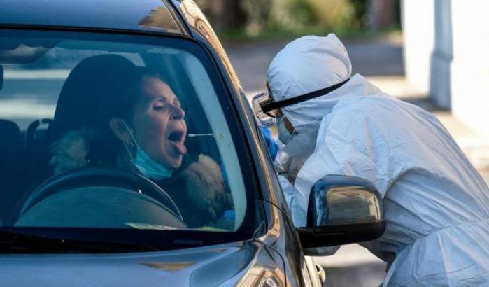 Niente tampone ai frontalieri: Salvini si prende i meriti e il Pd insorge: &ldquo;Taccia, sfrontato&rdquo;