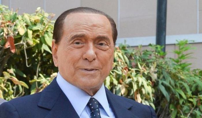 Berlusconi dimesso dal San Raffaele: gli "strascichi da Covid" hanno fatto slittare il processo Ruby