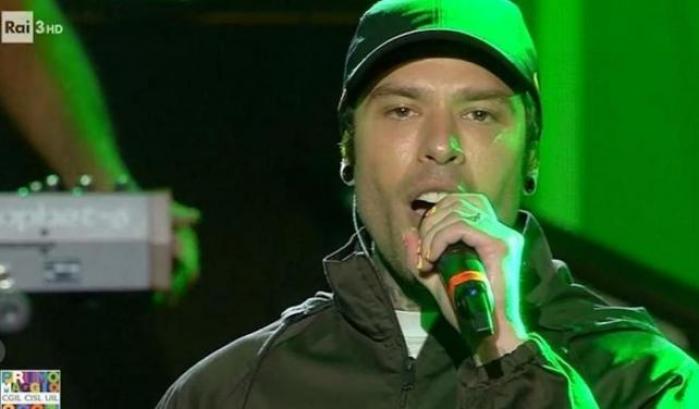 0005AED8-fedez-sul-palco-del-1-maggio Fedez sul palco del 1 maggio