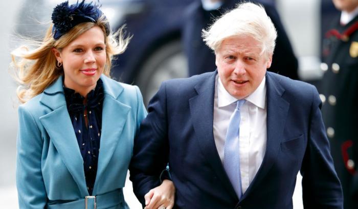 "Boris Johnson non può permettersi di fare il premier": sotto accusa lo stile di vita del premier e della fidanzata
