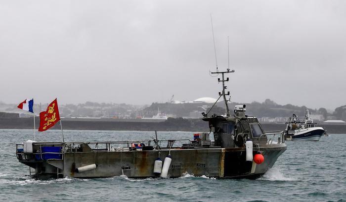 E' guerra della pesca tra Francia e Regno Unito: i due Paesi si sfidano a Jersey