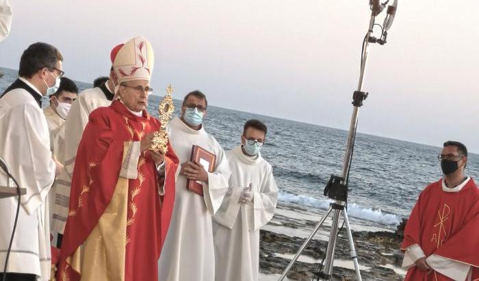 Il vescovo di Mazara: "La situazione con i libici è grave"