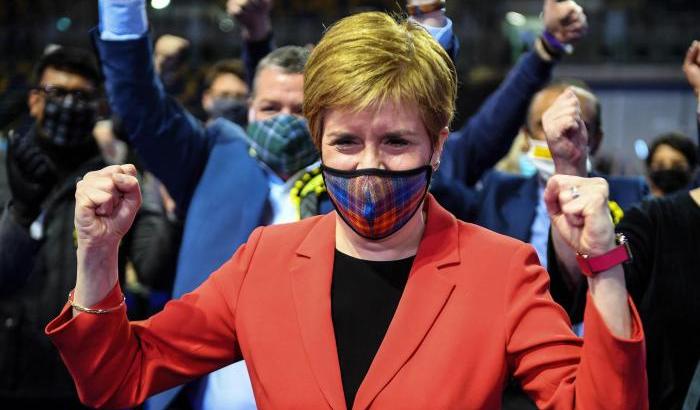Lo Scottish National Party trionfa e ora la Scozia sente profumo di indipendenza