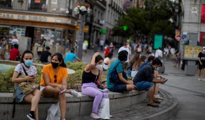 Spagna verso la normalità: revocato lo stato d'emergenza e stop al coprifuoco