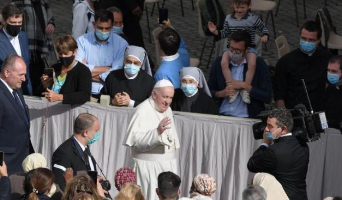 Papa Francesco può di nuovo incontrare i fedeli: "Contento di riprendere con gli incontri"