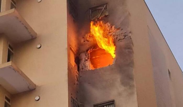 0005B0BC-missile-di-hamas-contro-una-casa-a-sderot Missile di Hamas contro una casa a Sderot