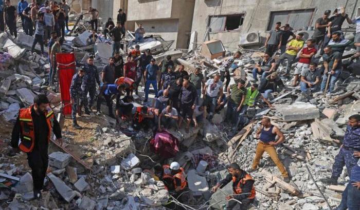 0005B181-bombardamenti-israeliani-a-gaza-1 Bombardamenti israeliani a Gaza