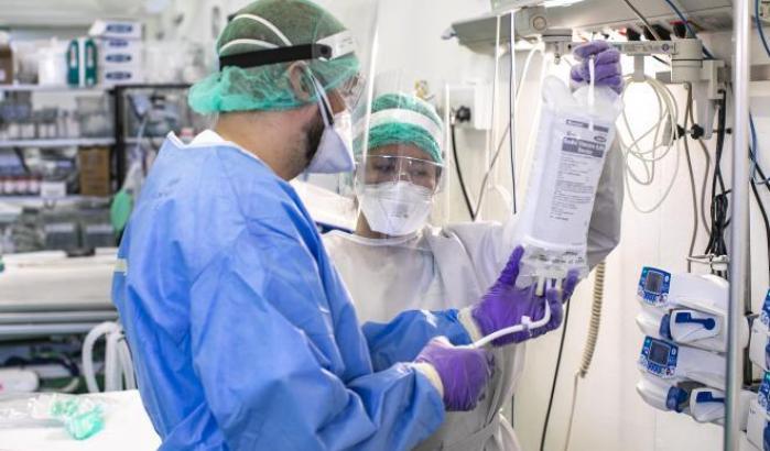 Effetto variante delta: oltre 2 mila nuovi contagi ma non crescono i ricoveri