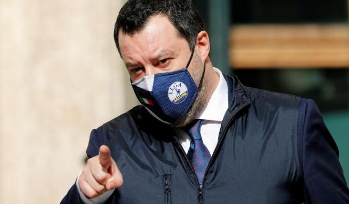 Salvini polemizza sulle limitazioni nei locali: "E' una pretesa ridicola quella dei 4 posti per tavolo"