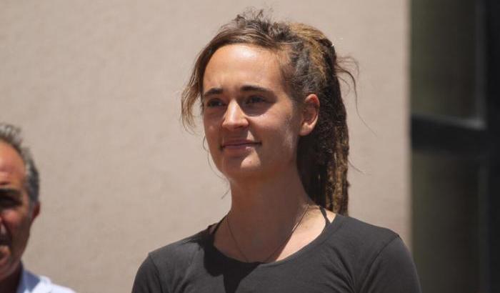 Carola Rackete sul suo proscioglimento: "Lottiamo contro il potere razzista e le ingiustizie"