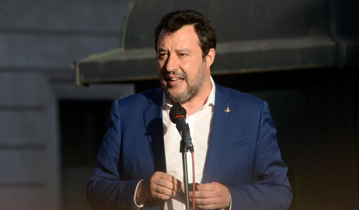 Salvini ricorda Seid ma minimizza: "Chi discrimina per il colore della pelle è un cretino". No: è un criminale