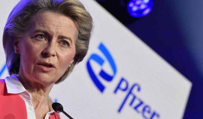 0005B23E-ursula-von-der-leyen-e-pfizer Ursula von der Leyen e Pfizer