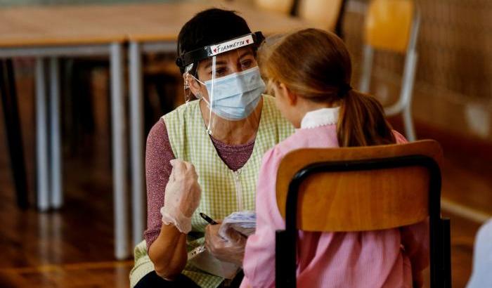 0005B29D-tamponi-salivari-agli-studenti Tamponi salivari agli studenti