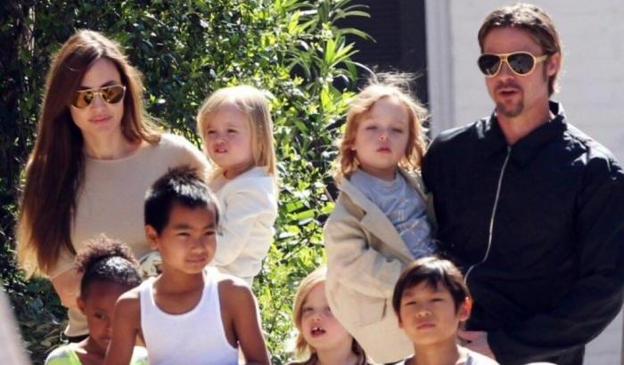 Brad Pitt ottiene la custodia dei figli dopo il divorzio con la Jolie: lei promette battaglia legale