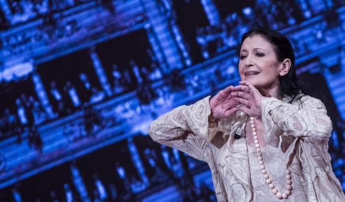 La Scala ricorda Carla Fracci: "È uscita in punta di piedi proprio come Giselle"