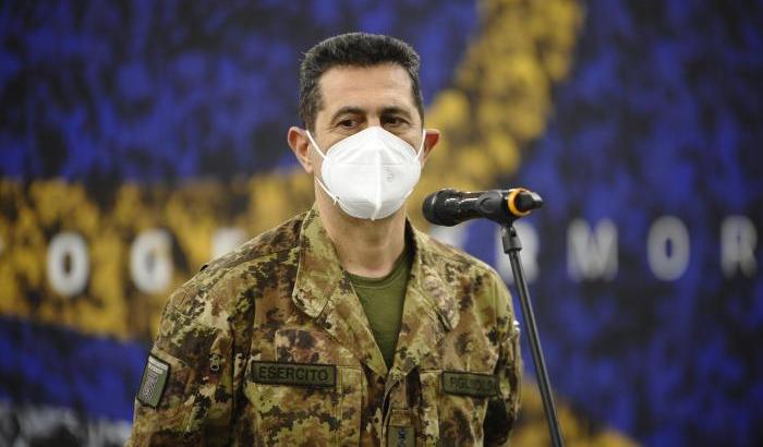 Figliuolo sui vaccini in vacanza: "Chiedo massima flessibilità alle Regioni per le prenotazioni"