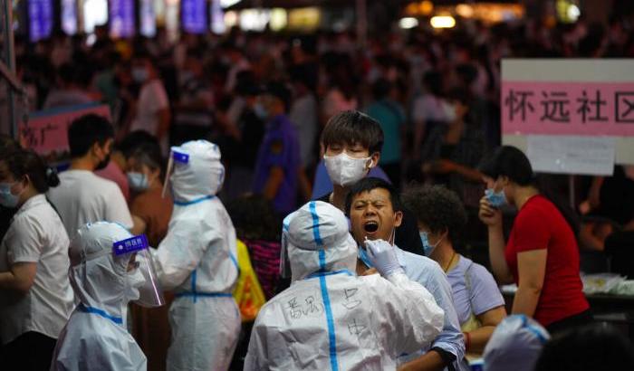 Nuovo focolaio di coronavirus in Cina: a Guangzhou scatta subito il coprifuoco