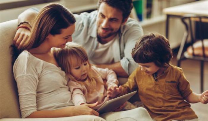 Arriva l'assegno unico alle famiglie con figli: ecco come funziona e se conviene