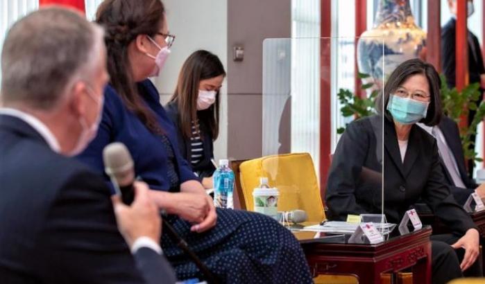 Gli Usa donano 750mila dosi di vaccino contro il Covid a Taiwan