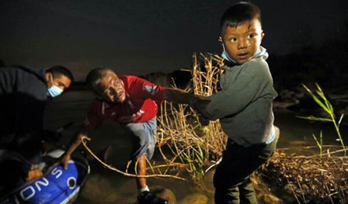 0005B5AC-bambino-migrante-separato-dalla-famiglia-in-usa Bambino migrante, Usa