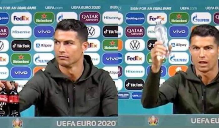 Ronaldo in conferenza stampa ha spostato dall'inquadratura le bottiglie di Coca Cola