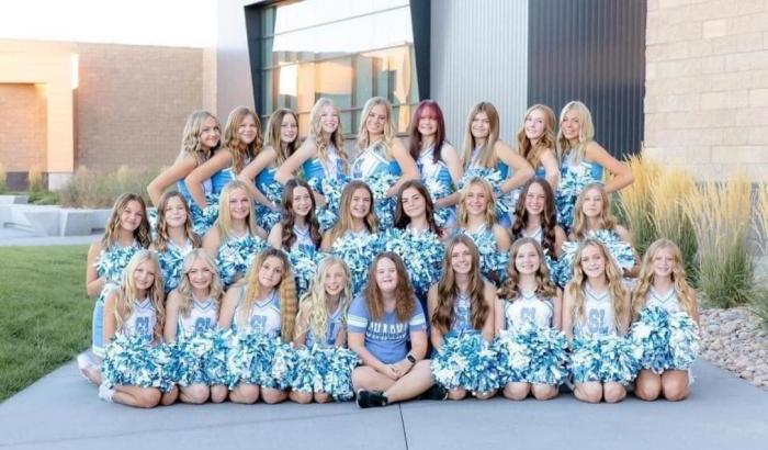 Una scuola dello Utah ha escluso dalla foto delle cheerleader una ragazza con la sindrome di down