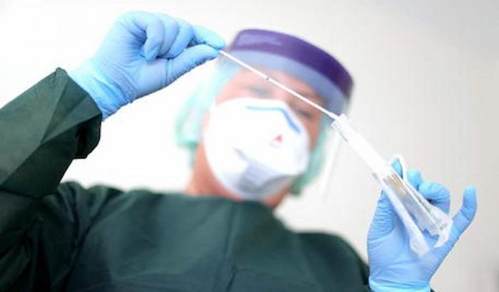 Focolaio Covid di variante Delta a Piacenza: in 300 scappano al tampone