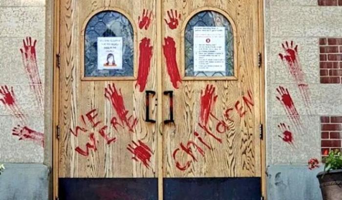 Abusi e morte in Canada sui bambini indigeni: "È stato un genocidio"