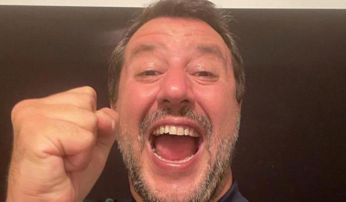 Salvini attacca De Magistris: "Ha disastrato Napoli e ora viene in Calabria..."