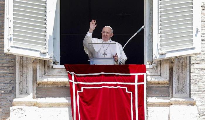 Il papa ai falsi cristiani: "La malattia più grande della vita non è il Covid ma la mancanza d'amore"