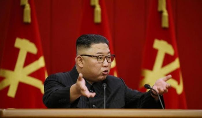 Dubbi sulla salute di Kim Jong Un: secondo i media è emaciato e ha perso molto peso