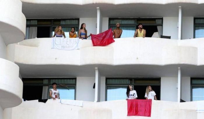 Studenti isolati in un Covid hotel a Maiorca: “Stiamo vivendo un incubo”