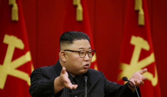 Kim ammette un grave incidente legato alla pandemia in Corea: rimossi alcuni funzionari di alto livello