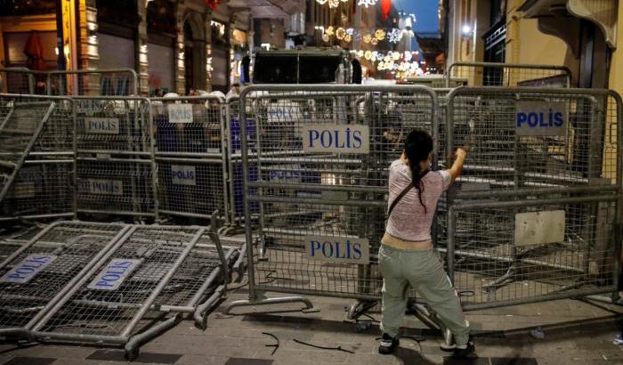 In Turchia le donne si ribellano al Sultano omofobo e sessista