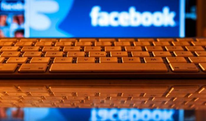 Finalmente Facebook chiederà direttamente all'utente di segnalare i post ritenuti estremisti