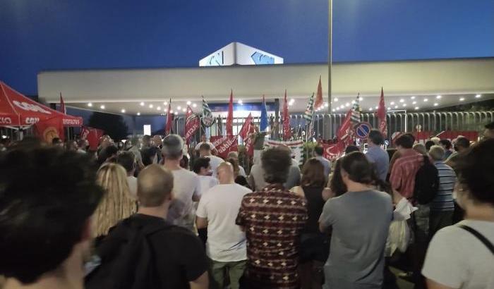 Licenziamenti alla Gnk di Campi