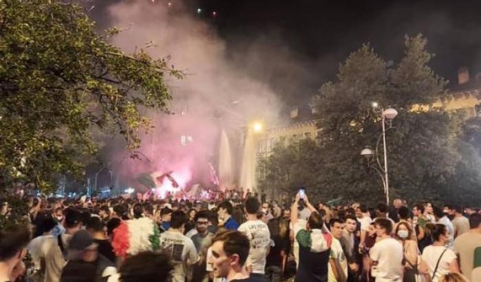 0005BC3B-festeggiamenti-nelle-piazze-italiane-dopo-la-vittoria-degli-azzurri-a-euro-2020 Festeggiamenti nelle piazze italiane dopo la vittoria degli azzurri a Euro 2020