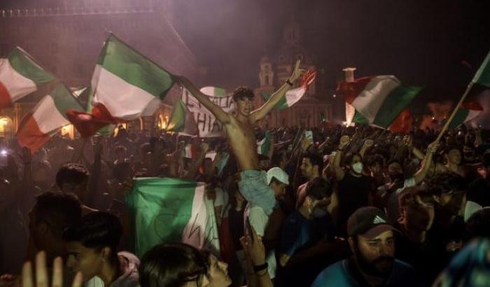 0005BC77-festeggiamenti-nelle-piazze-italiane-dopo-la-vittoria-degli-azzurri-a-euro-2020 Festeggiamenti nelle piazze italiane dopo la vittoria degli azzurri a Euro 2020