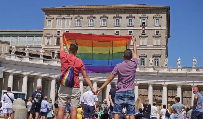 Stop all'oscurantismo: il Vaticano condanna le "cure" per guarire dall'omosessualità