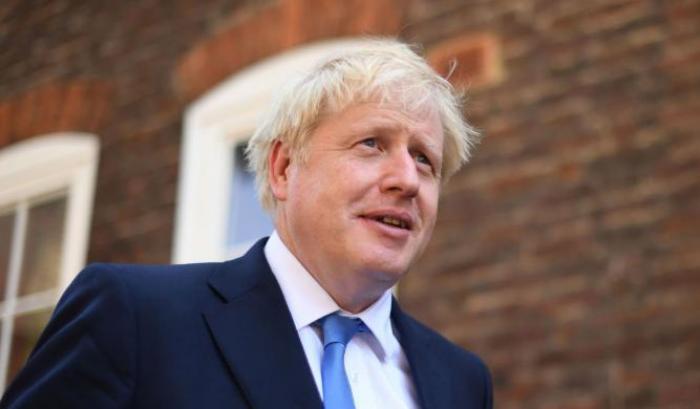 Dopo le polemiche Boris Johnson ci ripensa: andrà in isolamento dopo il contatto con il ministro positivo