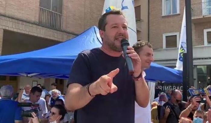Il cinismo di Salvini sul marocchino ucciso dal leghista: "Se fosse stato espulso ci sarebbe una vittima in meno"