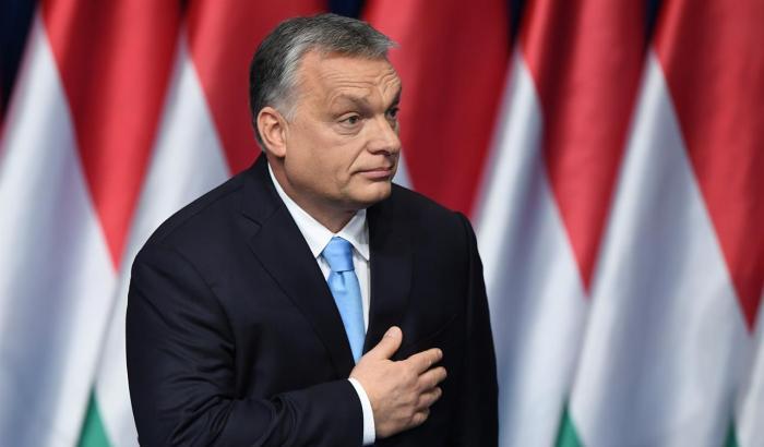 Orban punta alla rottura con la Ue: "Non accetterò fondi Ue se dovrò cambiare la legge sui gay"