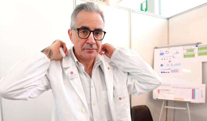 Pregliasco: "Nessun allarme per il calo della protezione dei vaccini dopo 6 mesi"