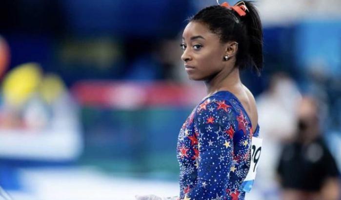 I ringraziamenti di Simone Biles dopo il ritiro: "Ora ho capito che valgo più dei miei ori"